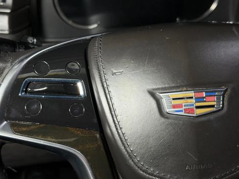Used 2017 Cadillac Escalade Platinum RWD image 41