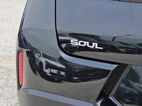 Certified 2025 Kia Soul LX w/ LX Technology Package FWD image 12