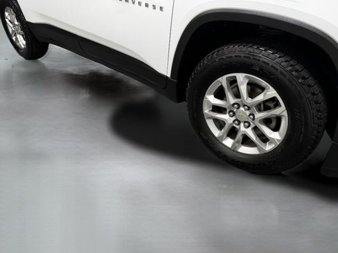 Used 2020 Chevrolet Traverse LT w/ Driver Confidence II Package image 46