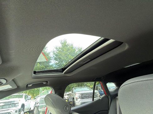 New 2026 Chevrolet Trax RS w/ Sunroof Package FWD image 3
