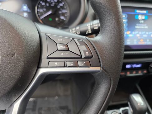 Used 2022 Nissan Kicks SV FWD image 19