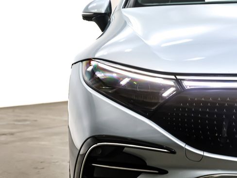 Used 2022 Mercedes-Benz EQS 450+ Sedan image 14