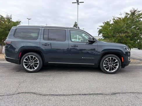 Used 2025 Jeep Wagoneer Series III w/ Premium Group I AWD/4WD image 1