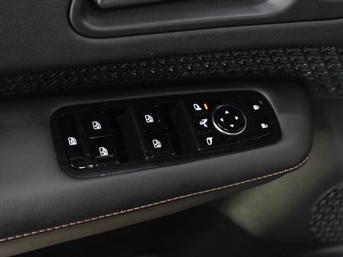 Used 2024 Nissan Ariya AWD image 21