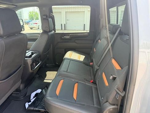Used 2024 GMC Sierra 2500 AT4 w/ AT4 Premium Plus Package AWD/4WD image 10