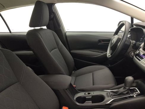Used 2025 Toyota Corolla LE FWD image 21