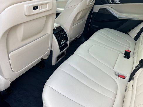 Used 2022 BMW X5 sDrive40i w/ Parking Assistance Package image 12