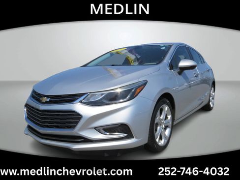 Used 2017 Chevrolet Cruze Premier FWD image 4