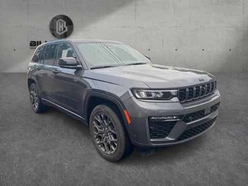 Used 2026 Jeep Grand Cherokee Summit w/ Obsidian Package AWD/4WD image 3