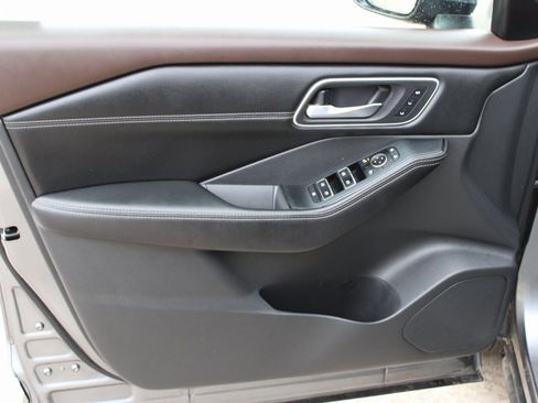 Used 2021 Nissan Rogue SL w/ Premium Package image 20