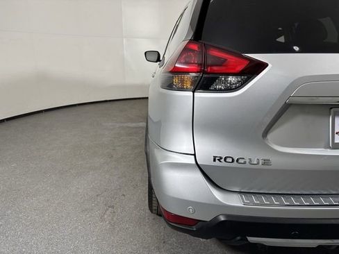 Used 2020 Nissan Rogue SV image 29