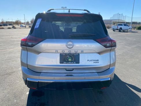New 2026 Nissan Rogue Platinum image 5