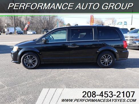 Used 2017 Dodge Grand Caravan SXT image 4
