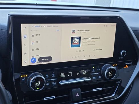 Used 2023 Toyota Highlander XLE image 21