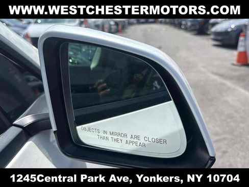 Used 2022 Tesla Model Y Performance AWD/4WD image 11