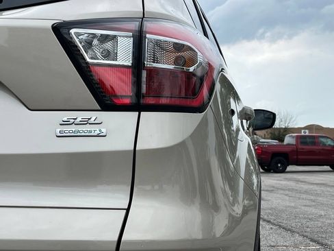 Used 2018 Ford Escape SEL FWD image 12