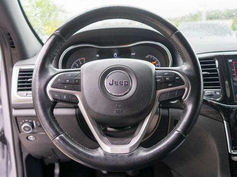 Used 2021 Jeep Grand Cherokee Laredo X AWD/4WD image 14