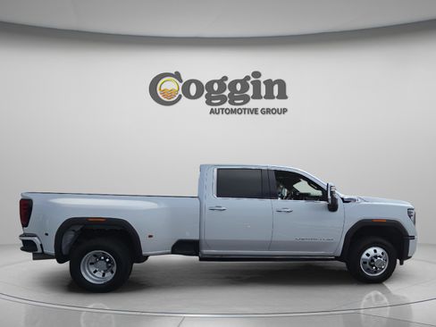 Used 2024 GMC Sierra 3500 Denali w/ Denali Reserve Package image 7