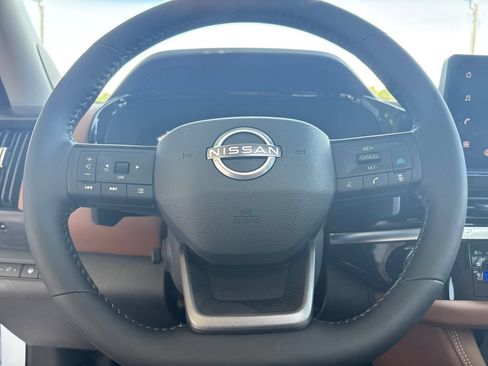 New 2026 Nissan Pathfinder Platinum FWD image 12