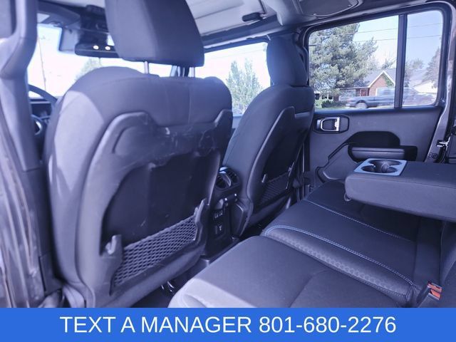 Used 2024 Jeep Wrangler Unlimited Rubicon 4xe AWD/4WD image 24