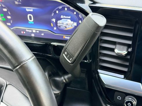 Used 2024 Chevrolet Silverado 1500 LT image 31