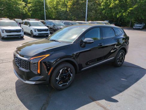 New 2026 Kia Sportage S AWD/4WD image 3