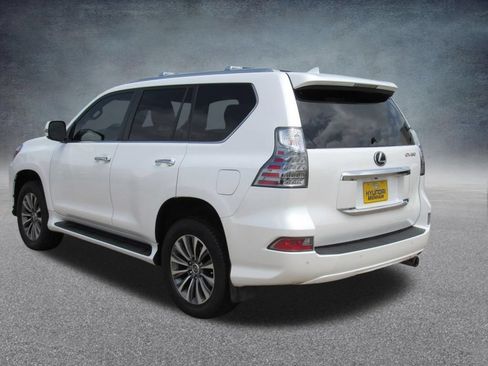 Used 2023 Lexus GX 460 Luxury w/ Accessory Package AWD/4WD image 5