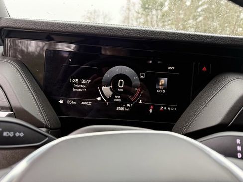 Used 2025 GMC Yukon Denali image 16