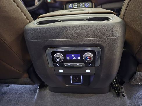 Used 2023 Chevrolet Tahoe High Country image 38