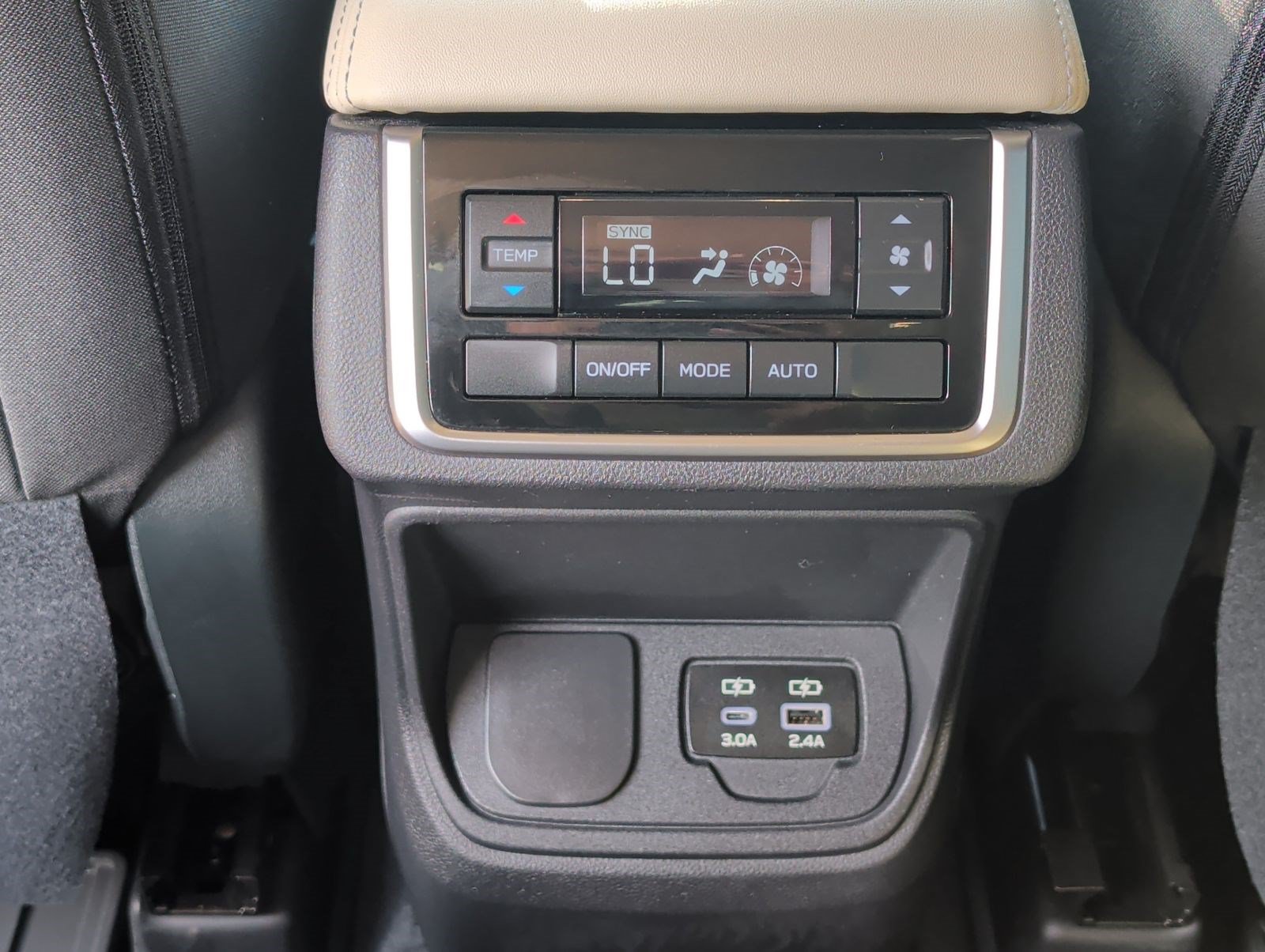 Used 2025 Subaru Ascent Premium AWD/4WD image 25