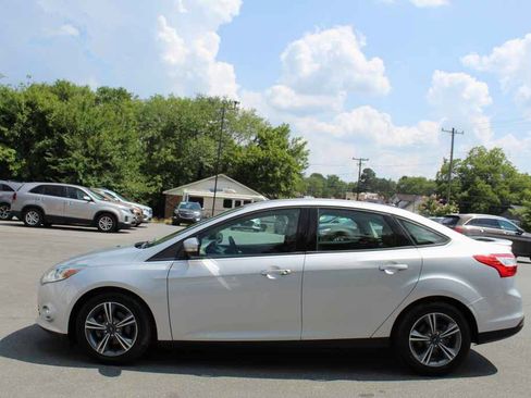 Used 2014 Ford Focus SE w/ SE Sport Package FWD image 10