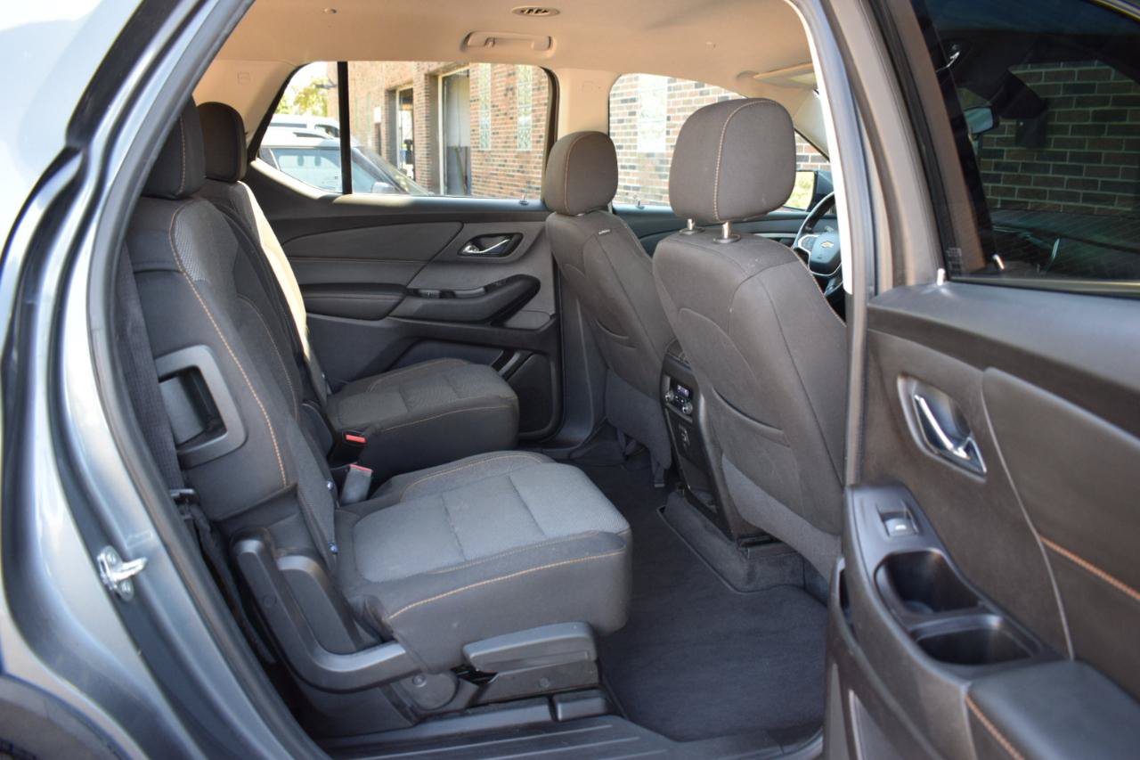 Used 2020 Chevrolet Traverse LT FWD image 36
