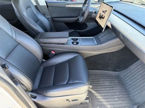 Used 2023 Tesla Model Y Long Range image 22