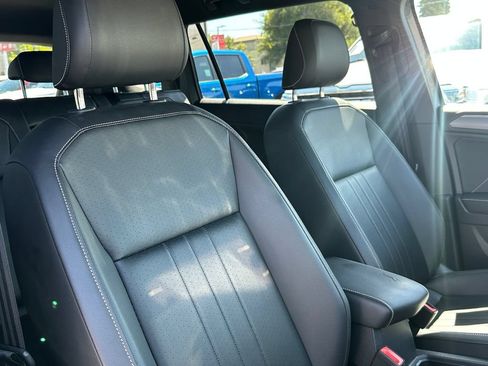 Used 2022 Volkswagen Tiguan SE R-Line FWD image 15