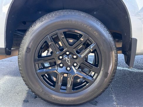 Used 2024 Chevrolet Silverado 1500 Custom w/ Dark Appearance Package image 10