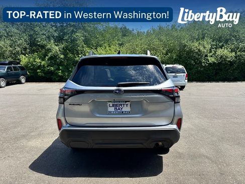 Used 2025 Subaru Forester Premium AWD/4WD image 11