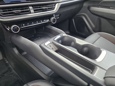 Used 2025 Chevrolet Equinox EV RS image 29