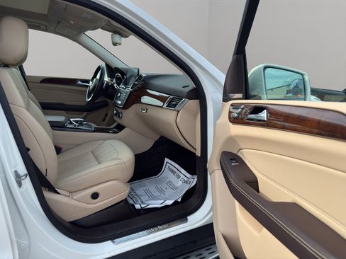 Used 2019 Mercedes-Benz GLS 450 4MATIC image 27