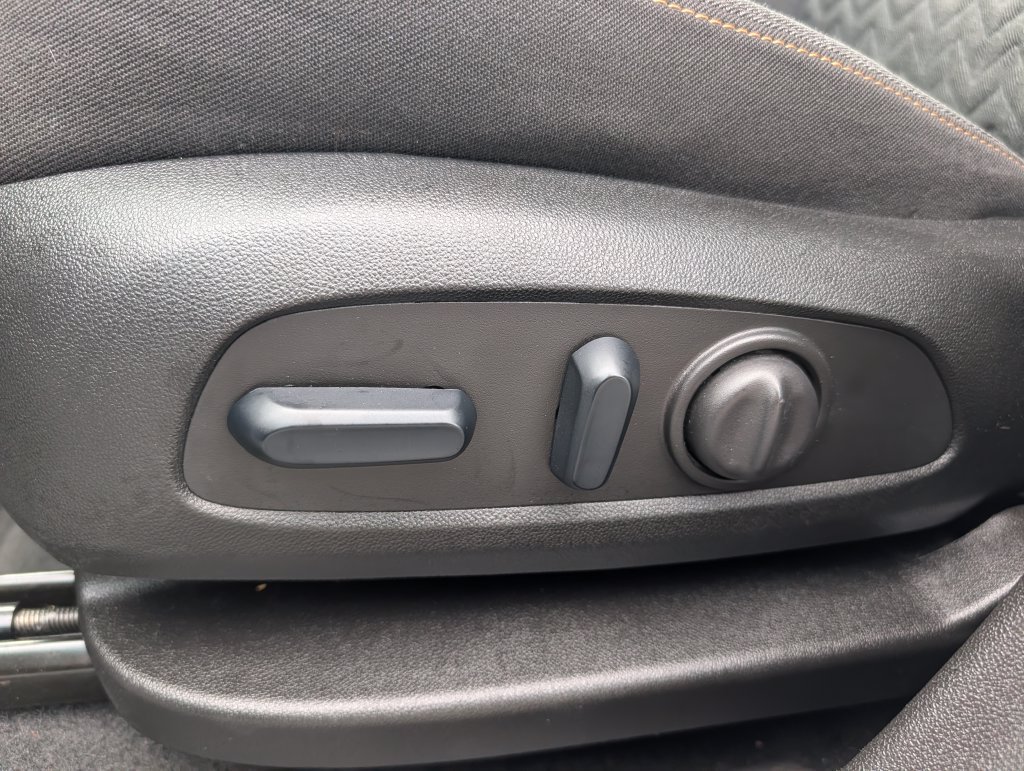Used 2024 Chevrolet Equinox LT FWD image 22