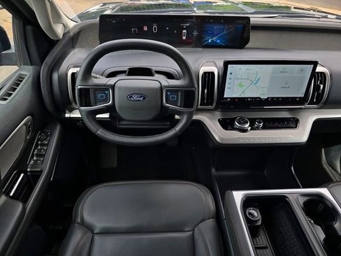 Used 2025 Ford Expedition Active AWD/4WD image 15
