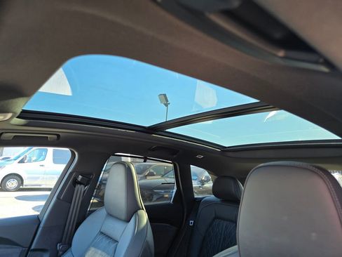 New 2025 Audi SQ5 Prestige image 17