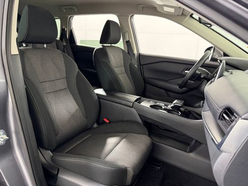 Used 2025 Nissan Rogue SV image 25