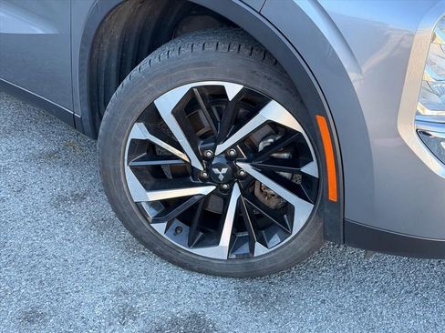 Used 2022 Mitsubishi Outlander SE image 11