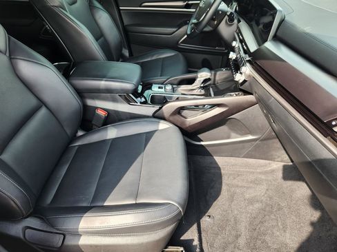 Used 2025 Kia Telluride S image 12