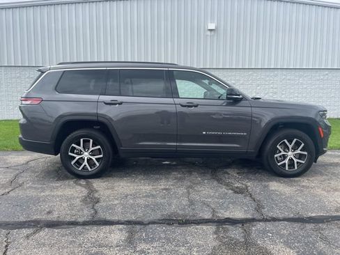 Used 2024 Jeep Grand Cherokee L Limited AWD/4WD image 17