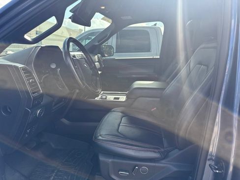Used 2019 Ford Expedition Limited w/ Equipment Group 303A RWD image 7