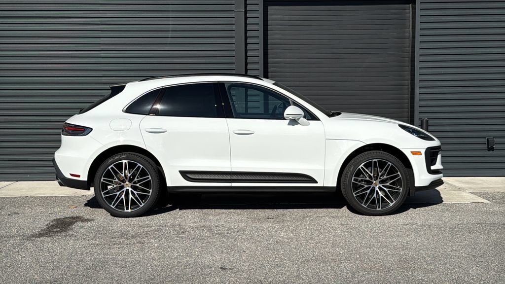 Certified 2026 Porsche Macan AWD/4WD image 25