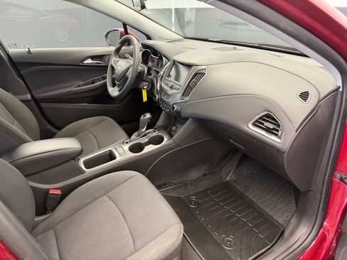 Used 2019 Chevrolet Cruze LT FWD image 65
