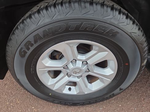 Certified 2024 Toyota 4Runner SR5 Premium image 10