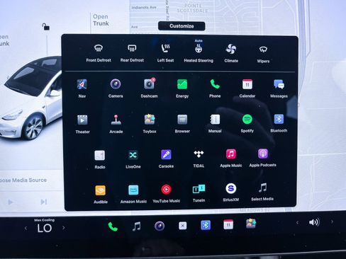 Used 2021 Tesla Model Y Long Range image 7